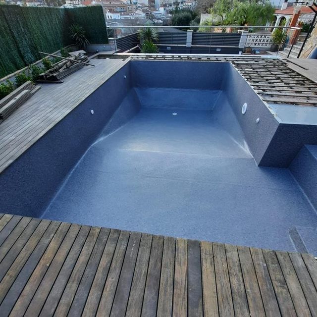 construccion de piscina en terraza atico